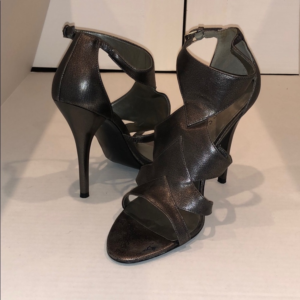 GUESS - Sexy Heels- Pewter/ Gray 8.5